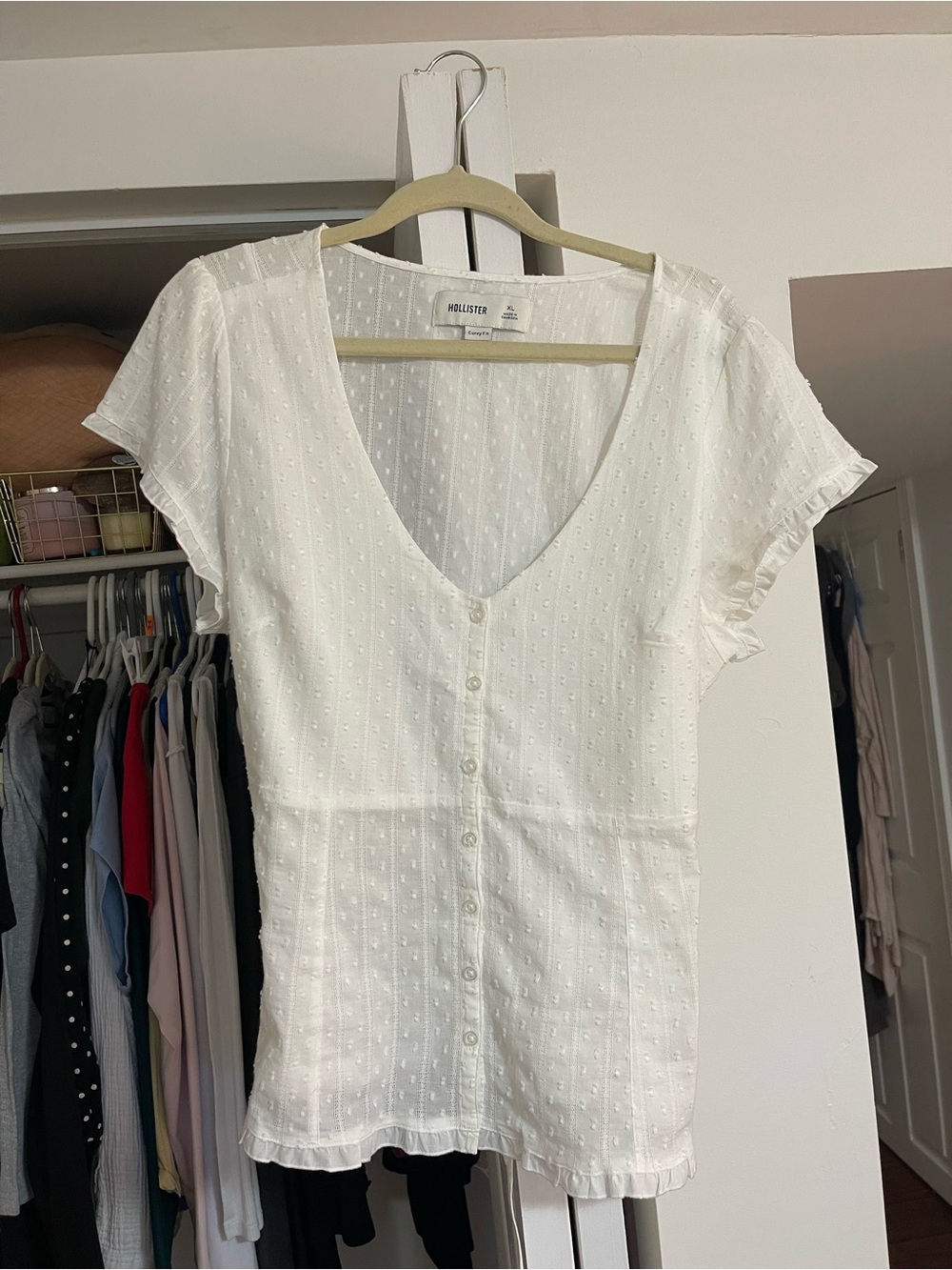 Hollister White V-Neck Button-Front Top